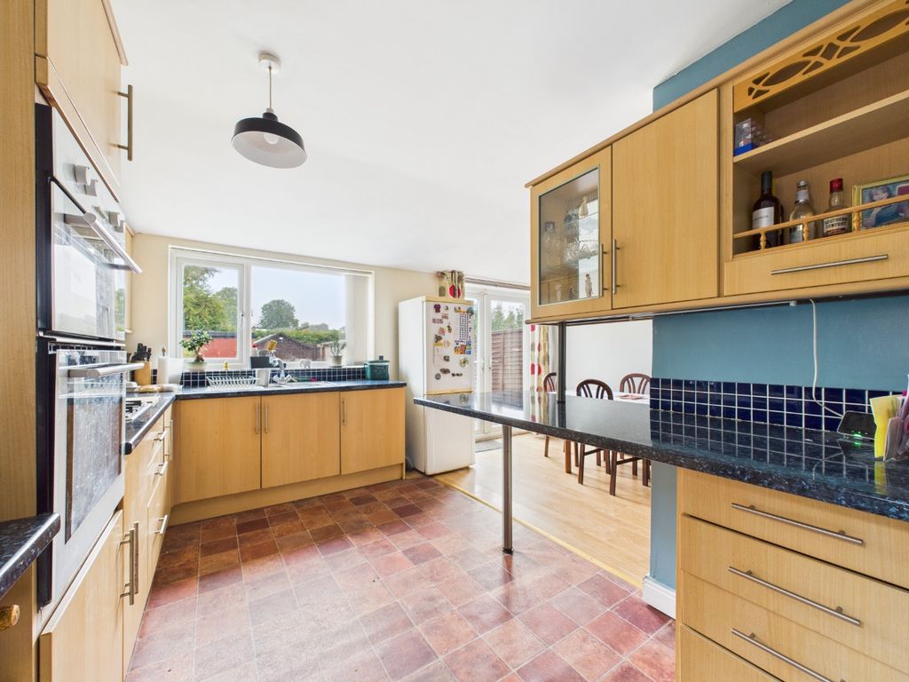 Property photo 2 of 14 4440393