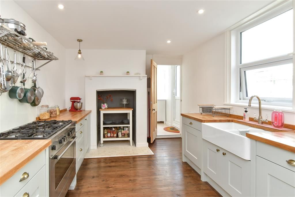 Property photo 1 of 16 Kitchen