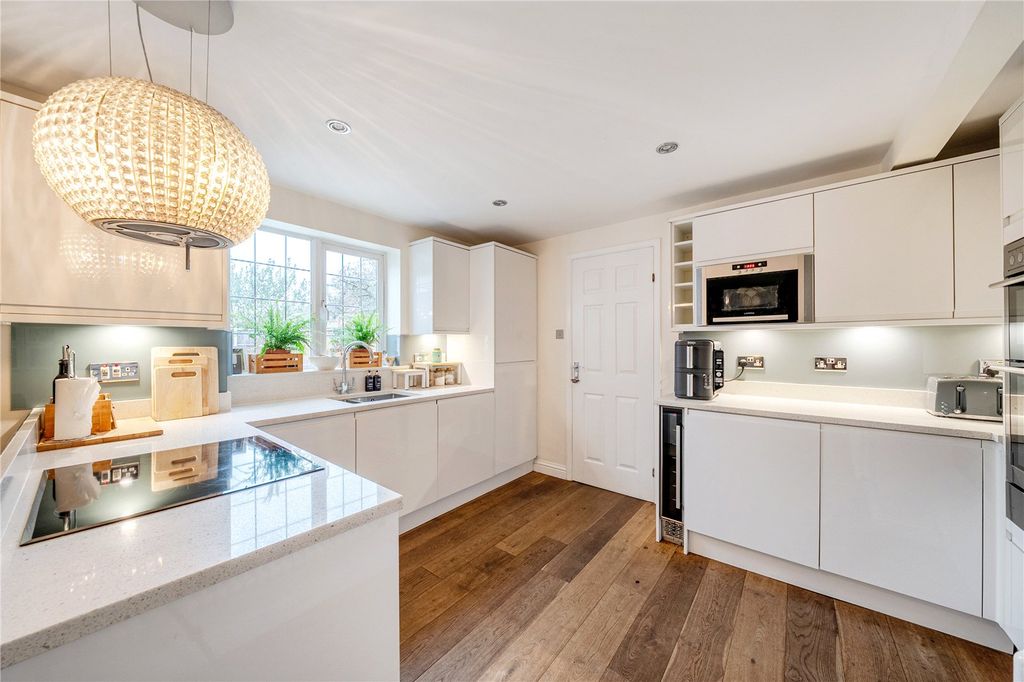 Property photo 3 of 23 Kitchen