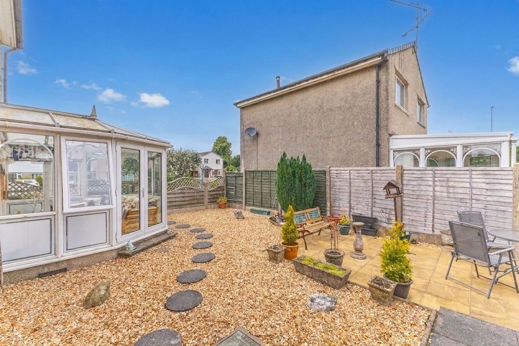 Property photo 2 of 24