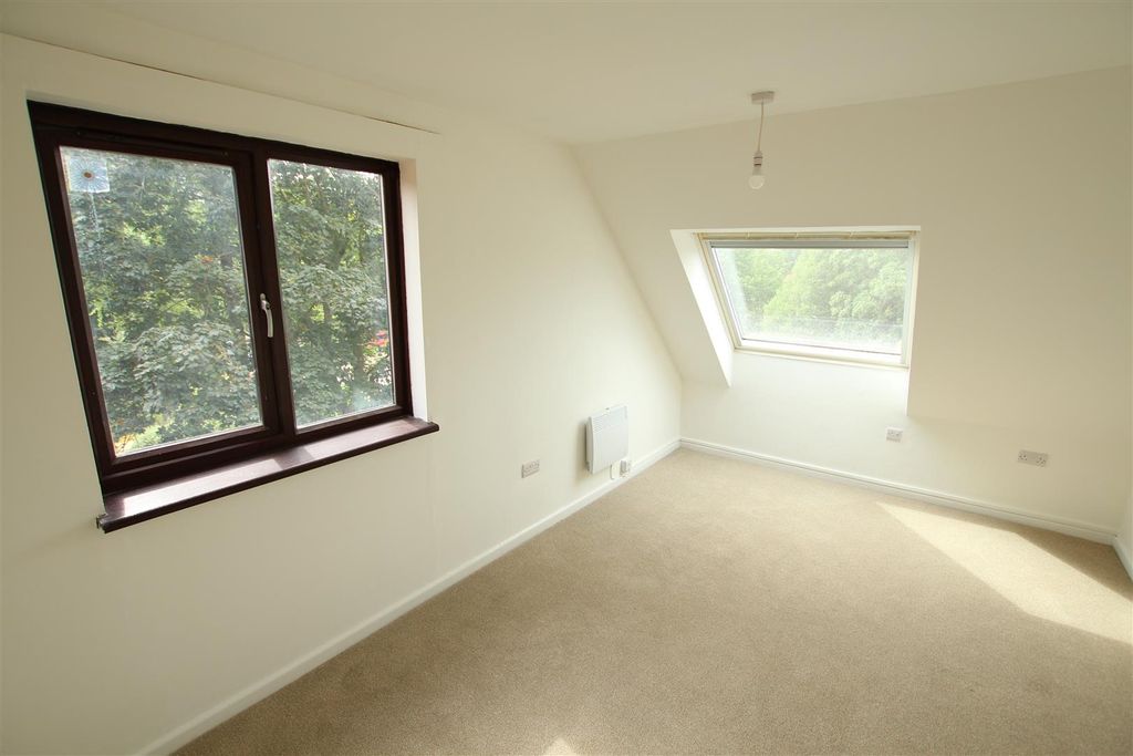 Property photo 2 of 8 Img_2197.Jpg
