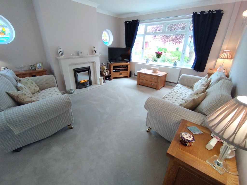 Property photo 3 of 37