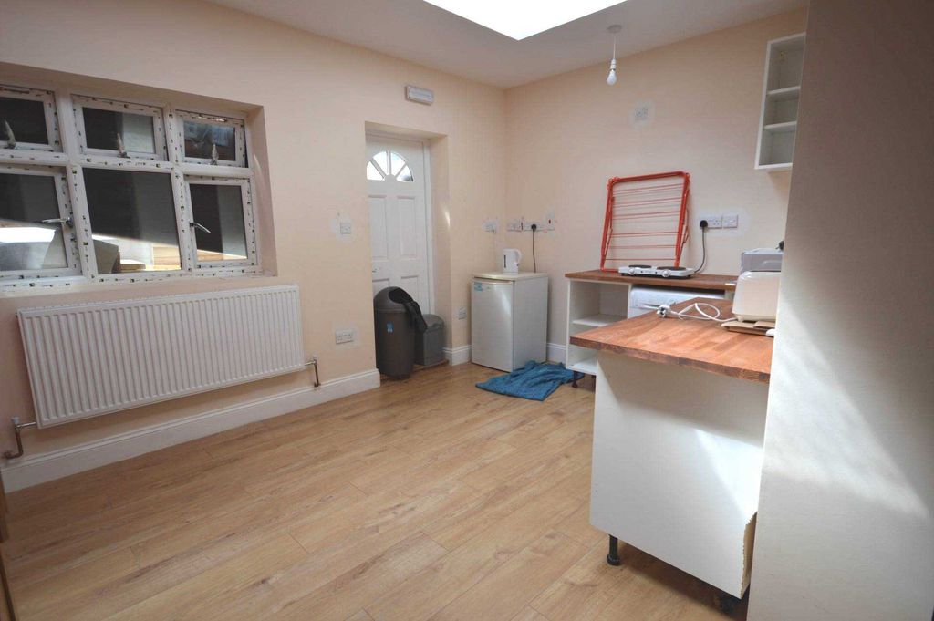 Property photo 2 of 3