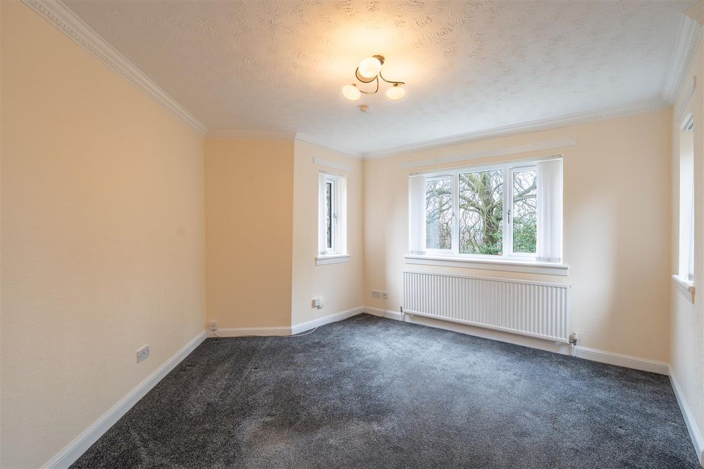 Property photo 2 of 11 Lounge.Jpg