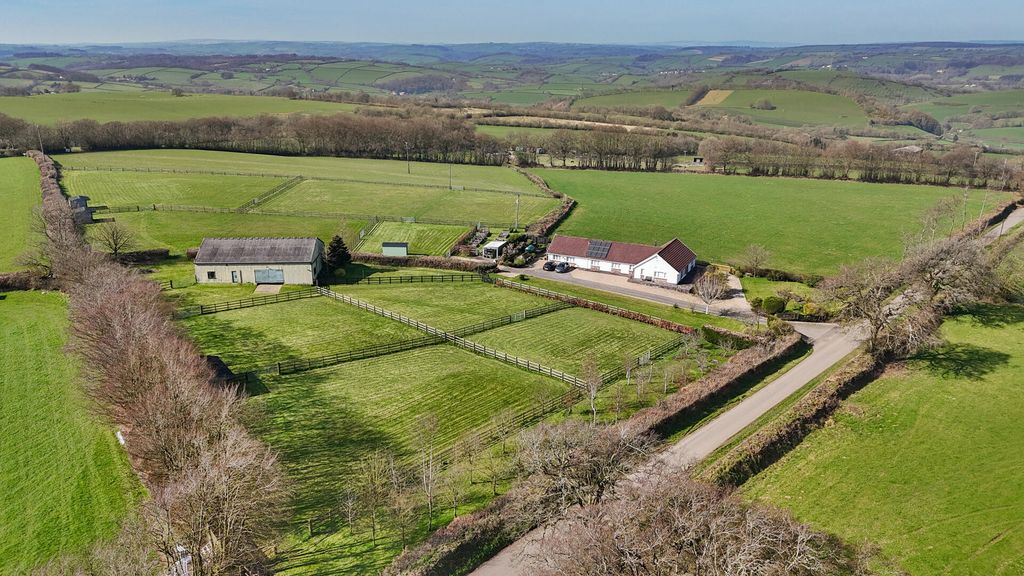 Property photo 1 of 33 Exterior