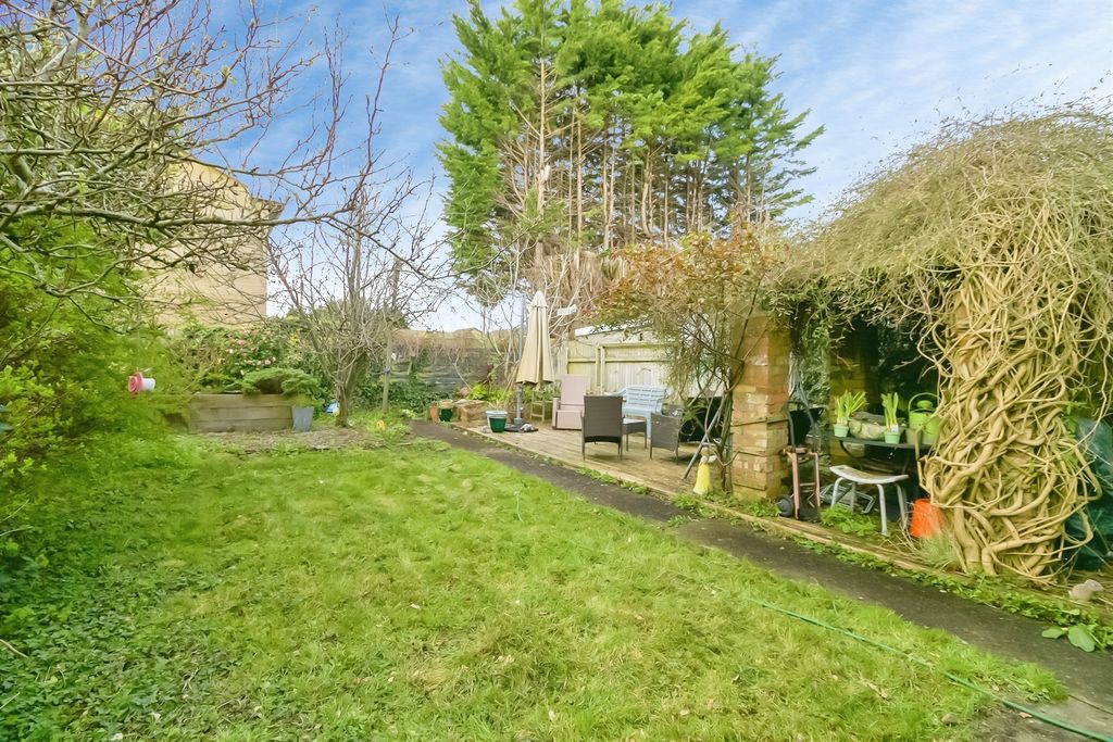 Property photo 2 of 19