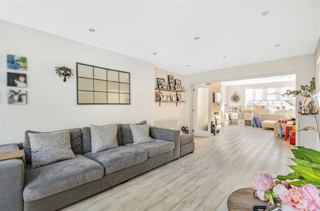 Property photo 3 of 15