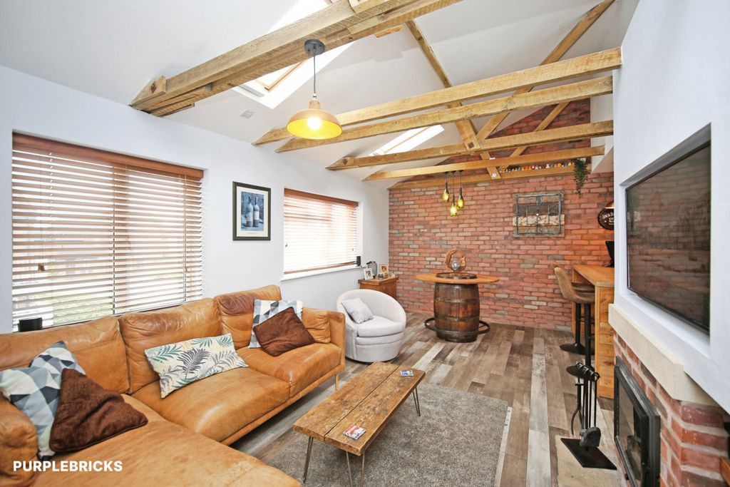 Property photo 2 of 26