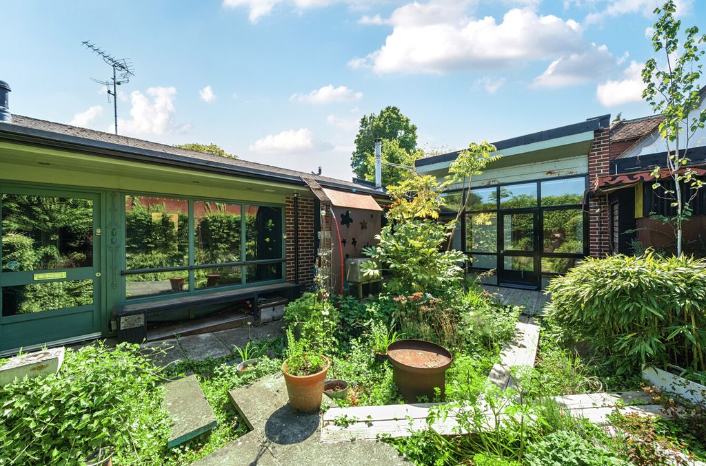 Property photo 1 of 13 1288939-5-6824c19...