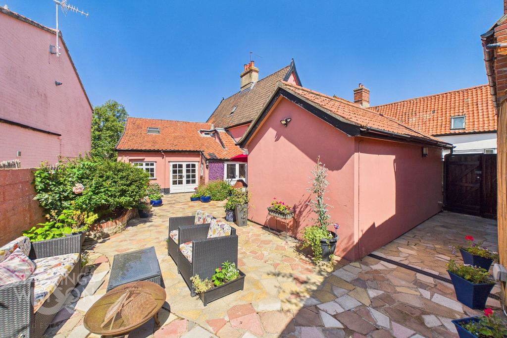 Property photo 3 of 31