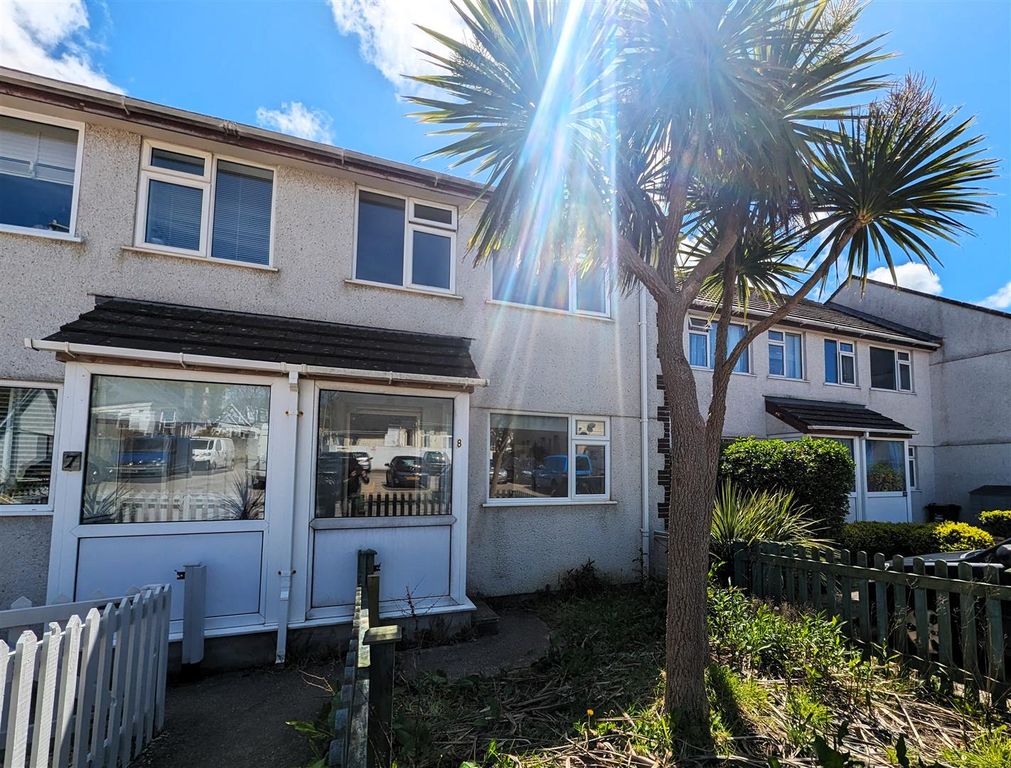 Property photo 1 of 12 8 Eliot Court