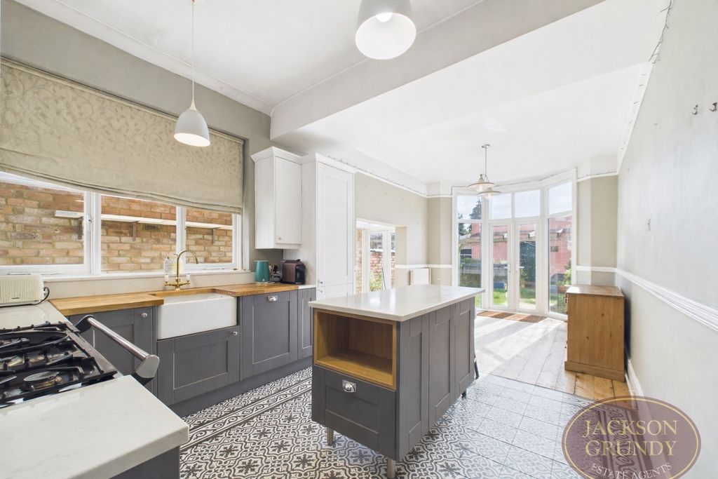 Property photo 2 of 18 Abington Avenue