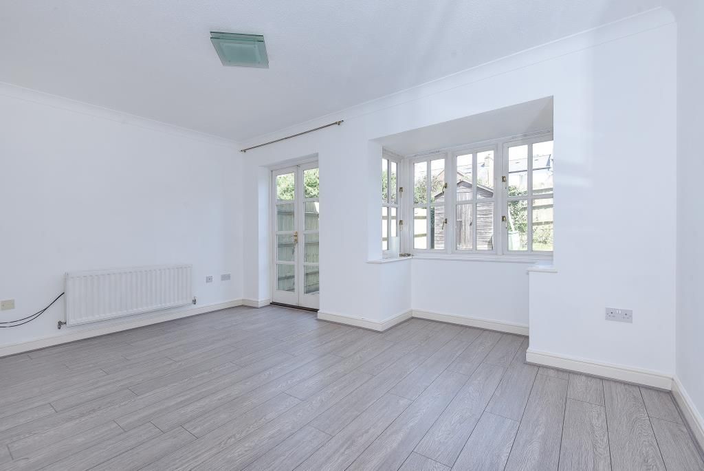 Property photo 3 of 13 Internal View 2