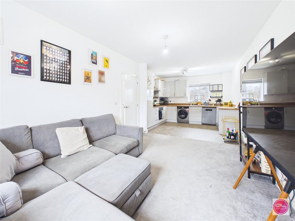 Property photo 1 of 19 Magpie Close, Branston (9).Jpg