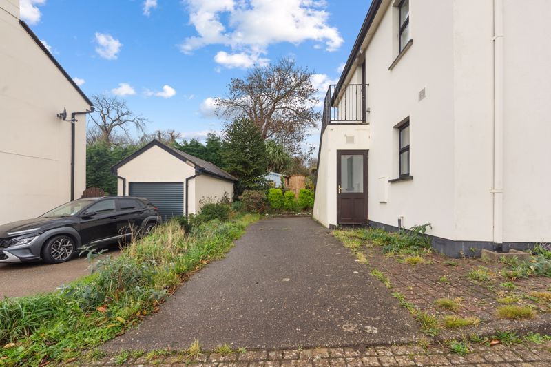 Property photo 3 of 14 7B Balleigh Park