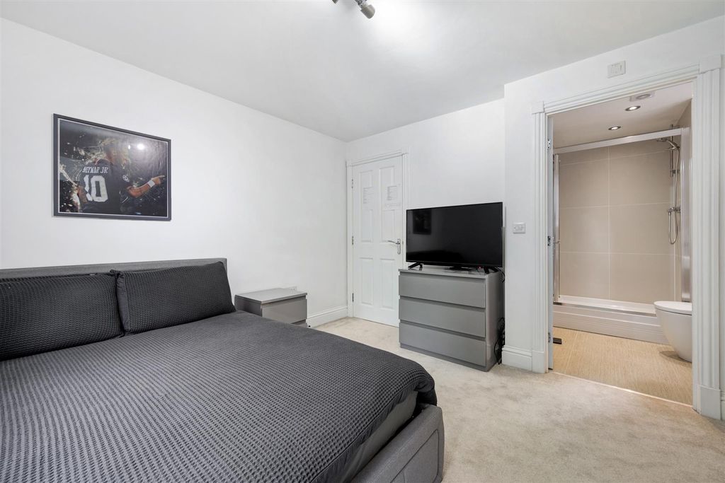 Additional image 22 of 6 bed detached house to rentAspen Drive, Scarcroft, Leeds LS14