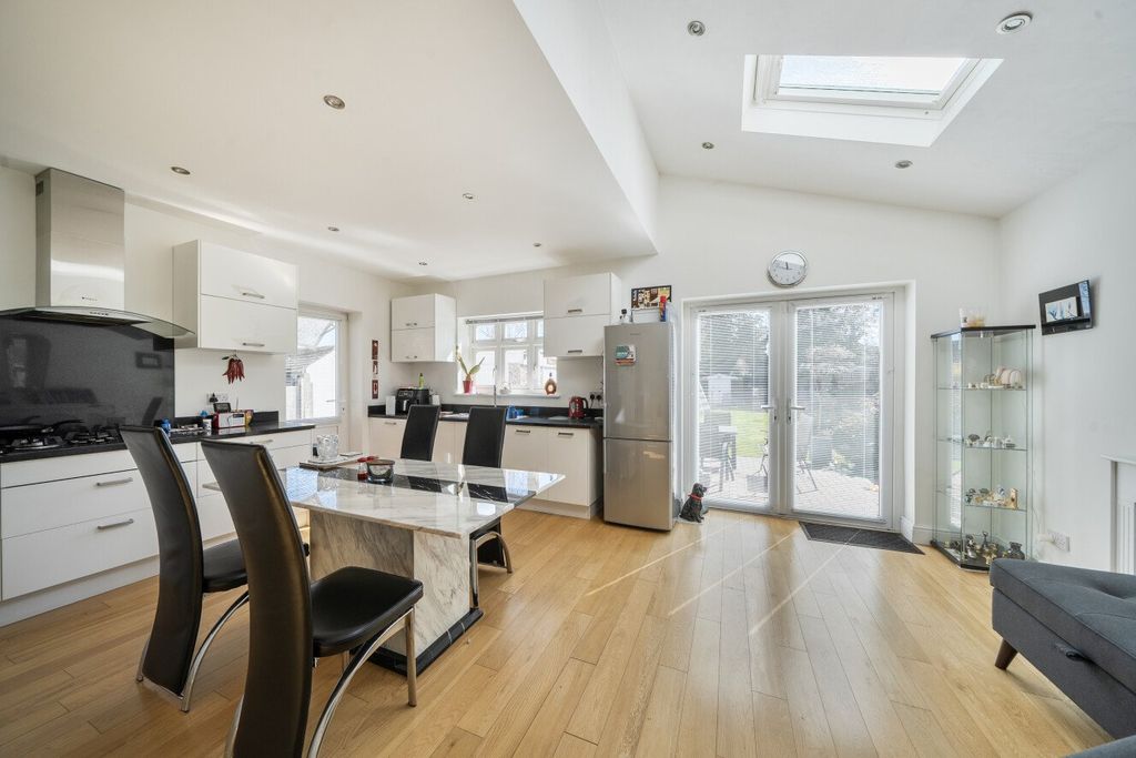 Property photo 3 of 21 Picture No. 15