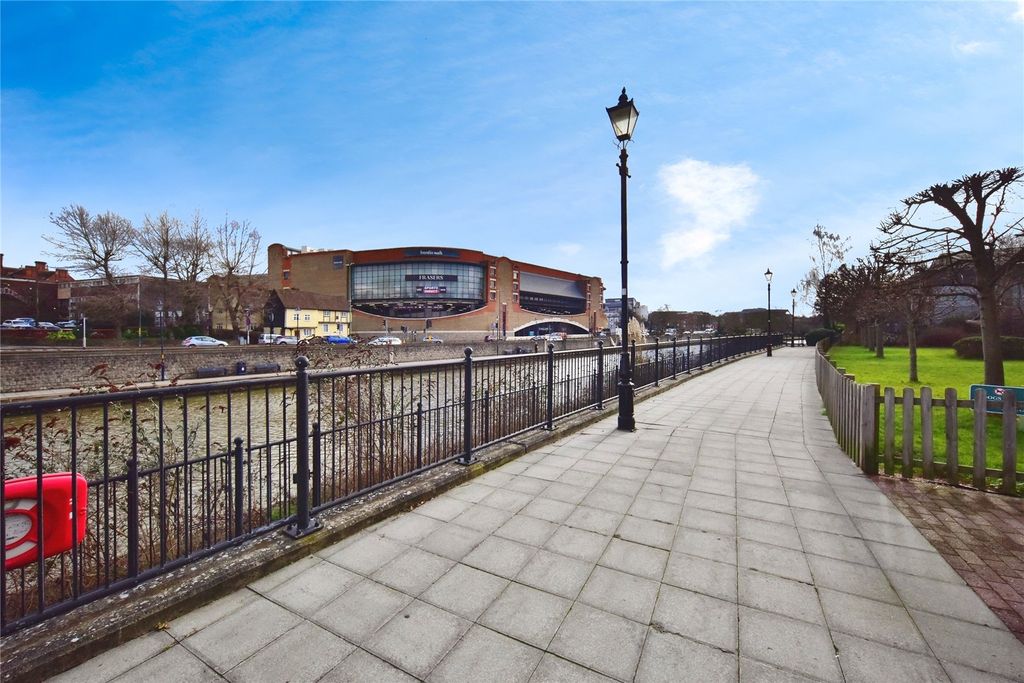 Property photo 2 of 16 Picture No. 02