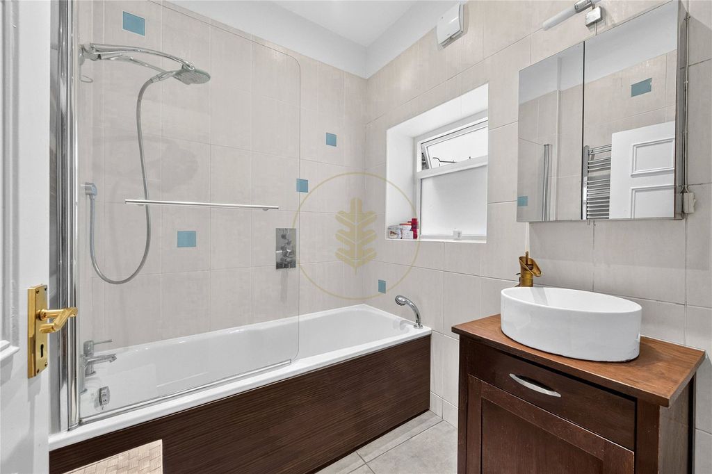 Property photo 3 of 15 Picture No. 01