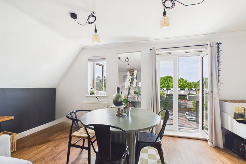 Property photo 3 of 9 Dining Area