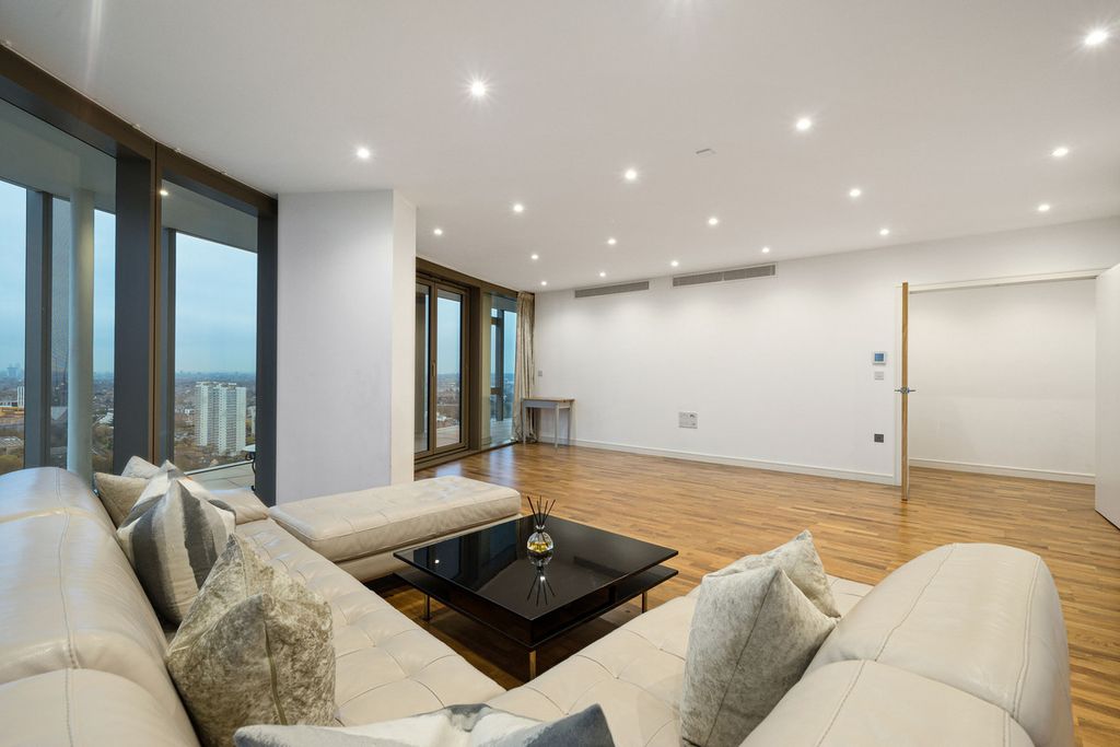 Property photo 3 of 25