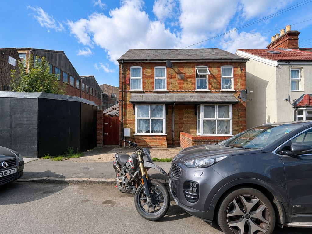 Property photo 1 of 8