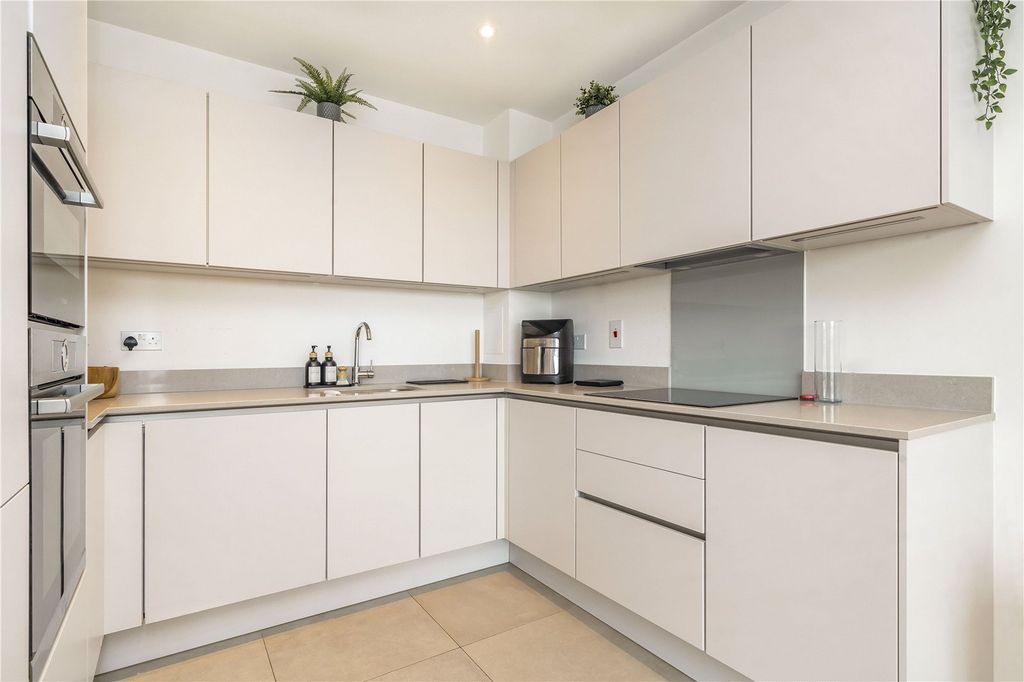 Property photo 3 of 7 Picture No. 15