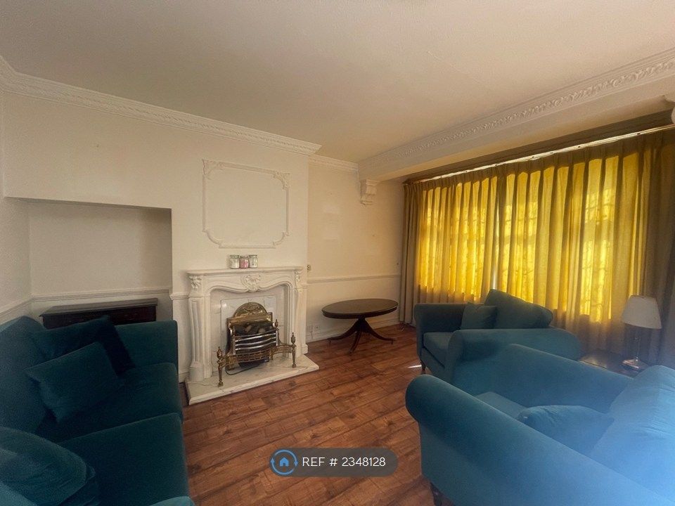 Property photo 3 of 4