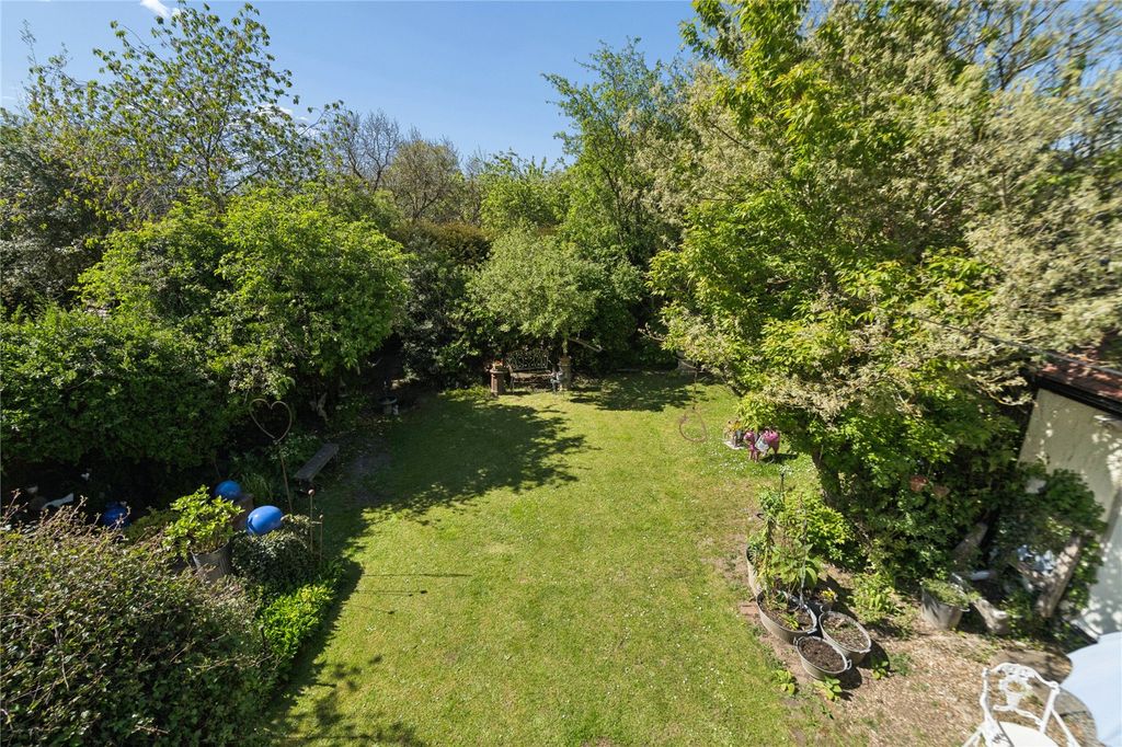 Property photo 2 of 15 Garden