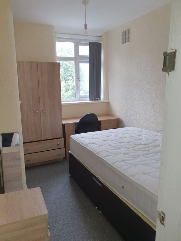 Property photo 1 of 4