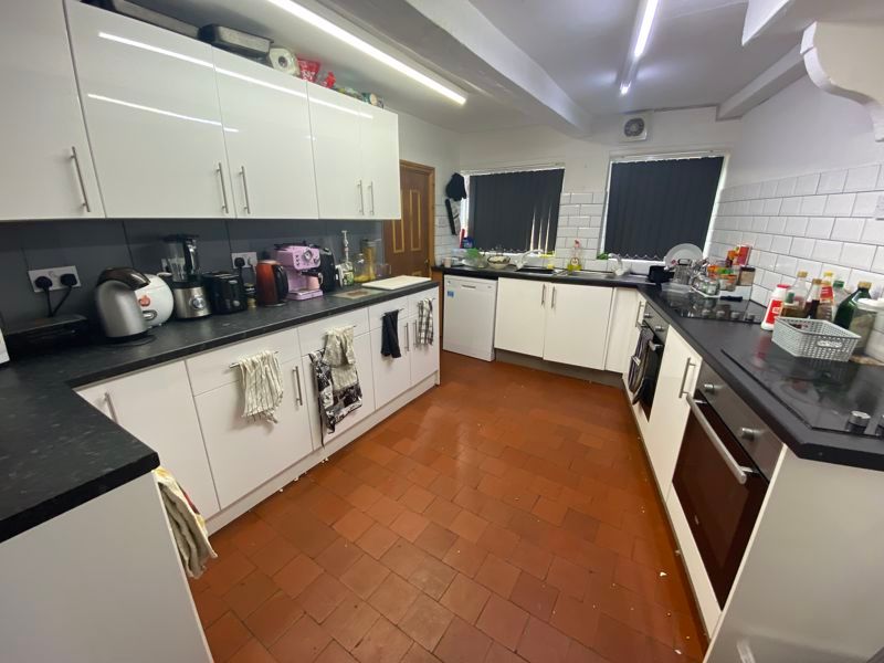 Property photo 3 of 16 Photo 6