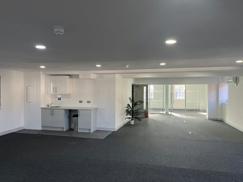 Property photo 2 of 16 20251104_133441598_Ios.Jpg