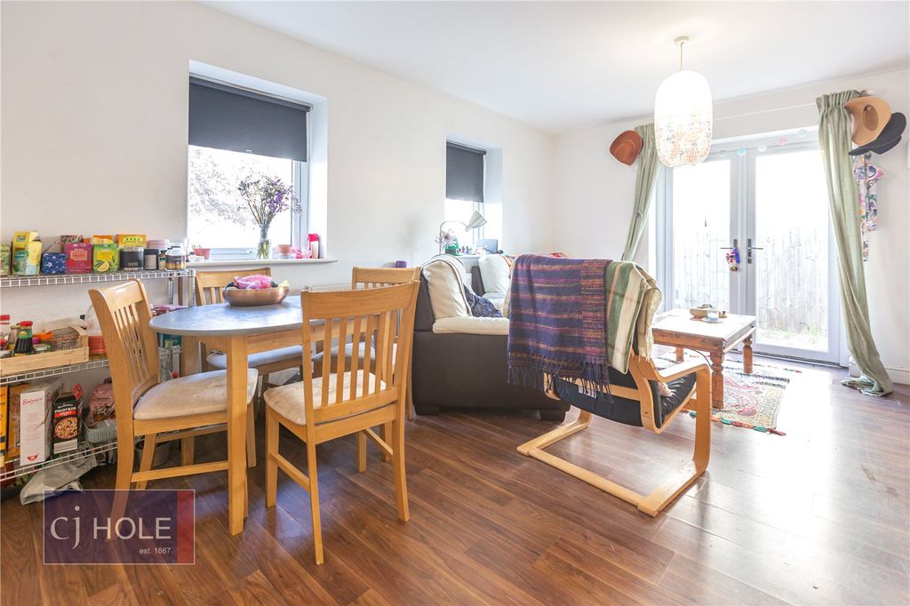 Property photo 2 of 19 Picture No. 40