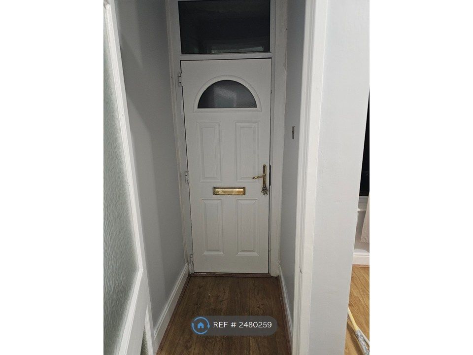 Property photo 2 of 25