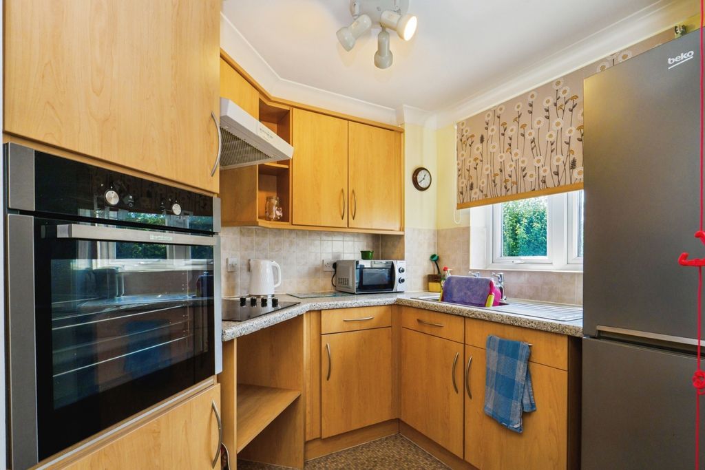 Property photo 3 of 13 Kitchen