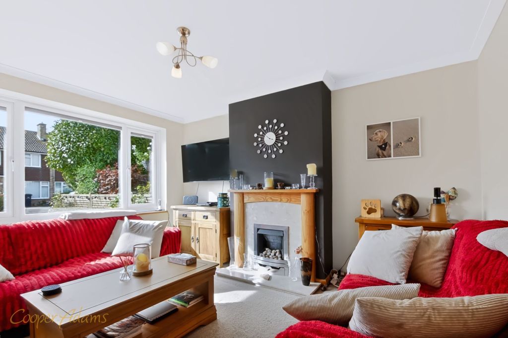 Property photo 3 of 19 Sitting Room