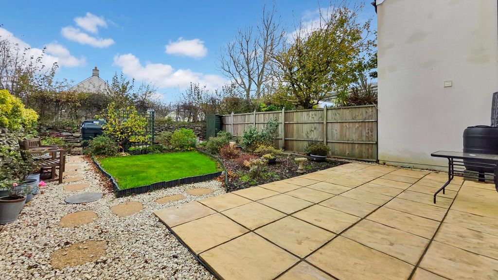 Property photo 3 of 21