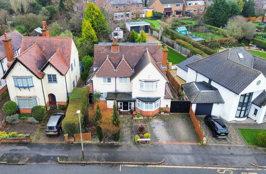 Property photo 2 of 32