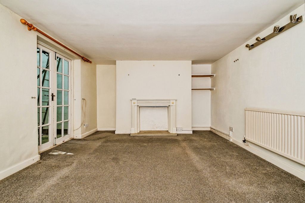 Property photo 3 of 19 Pbox-Img.Jpg