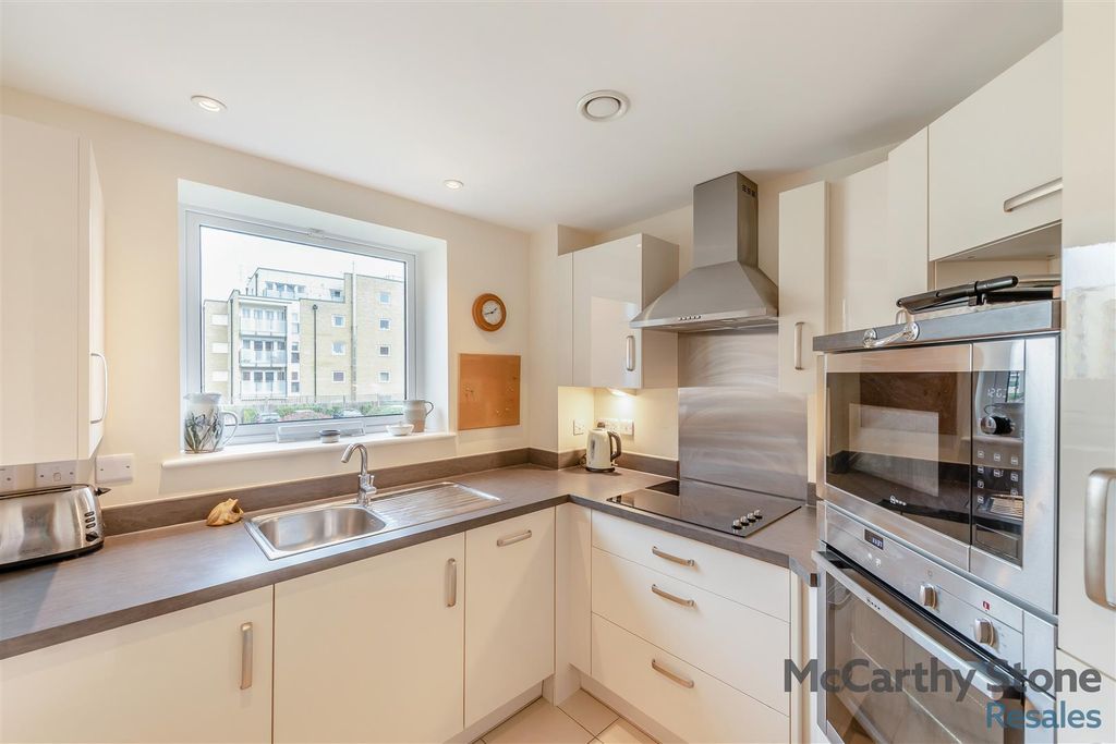 Property photo 2 of 10 8667080-Interior01.Jpg