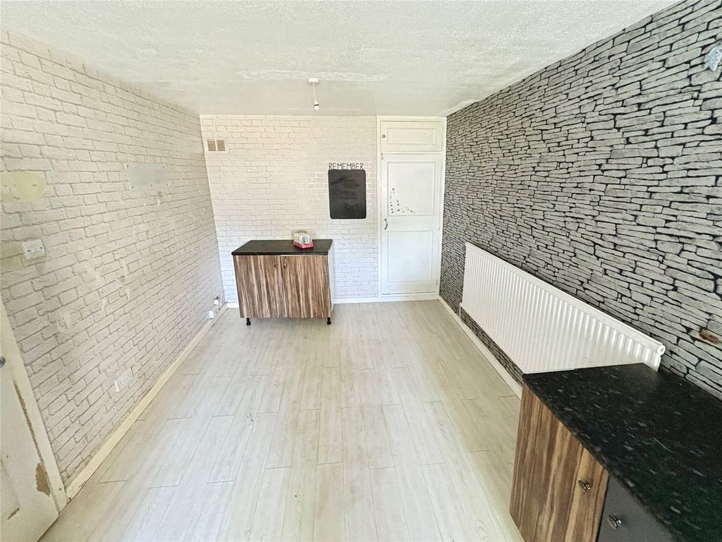 Property photo 3 of 10 Dining Kitchen