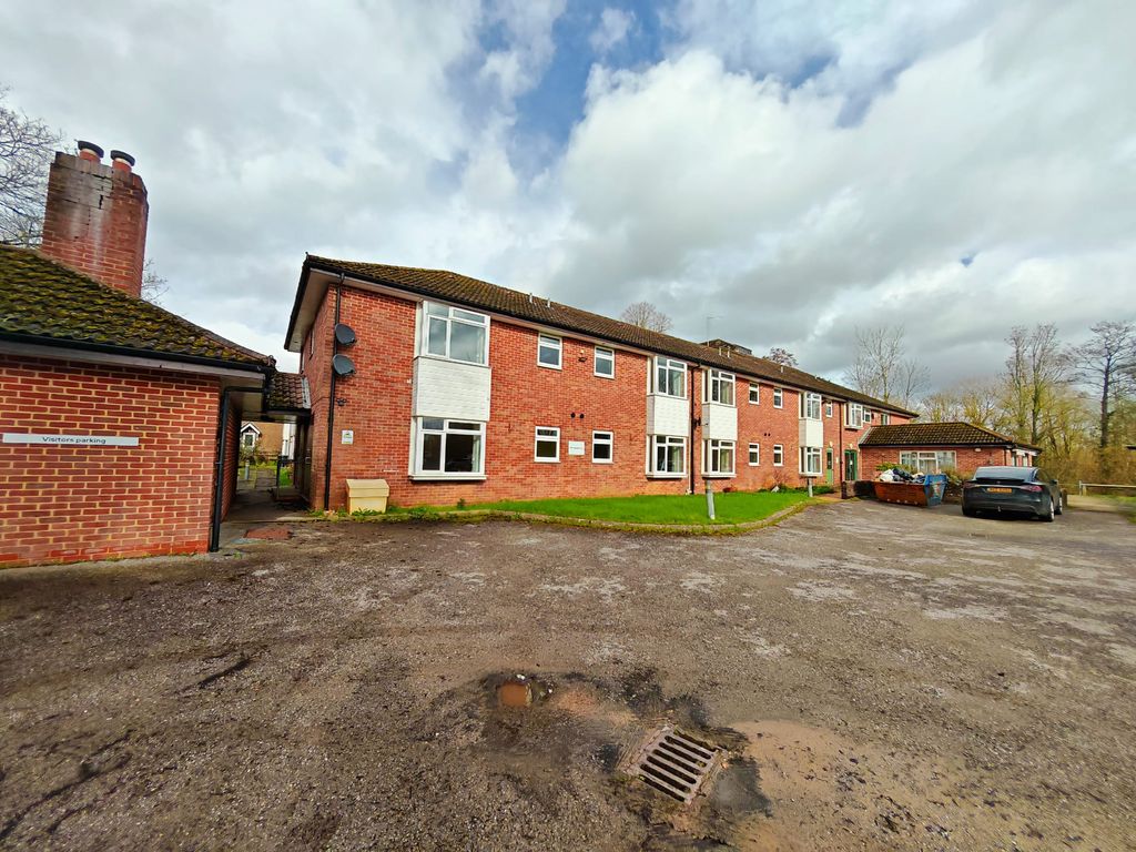 Property photo 1 of 18 Cover