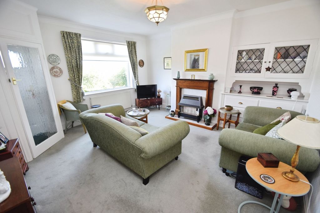 Property photo 2 of 15 c31Caa45-Lounge