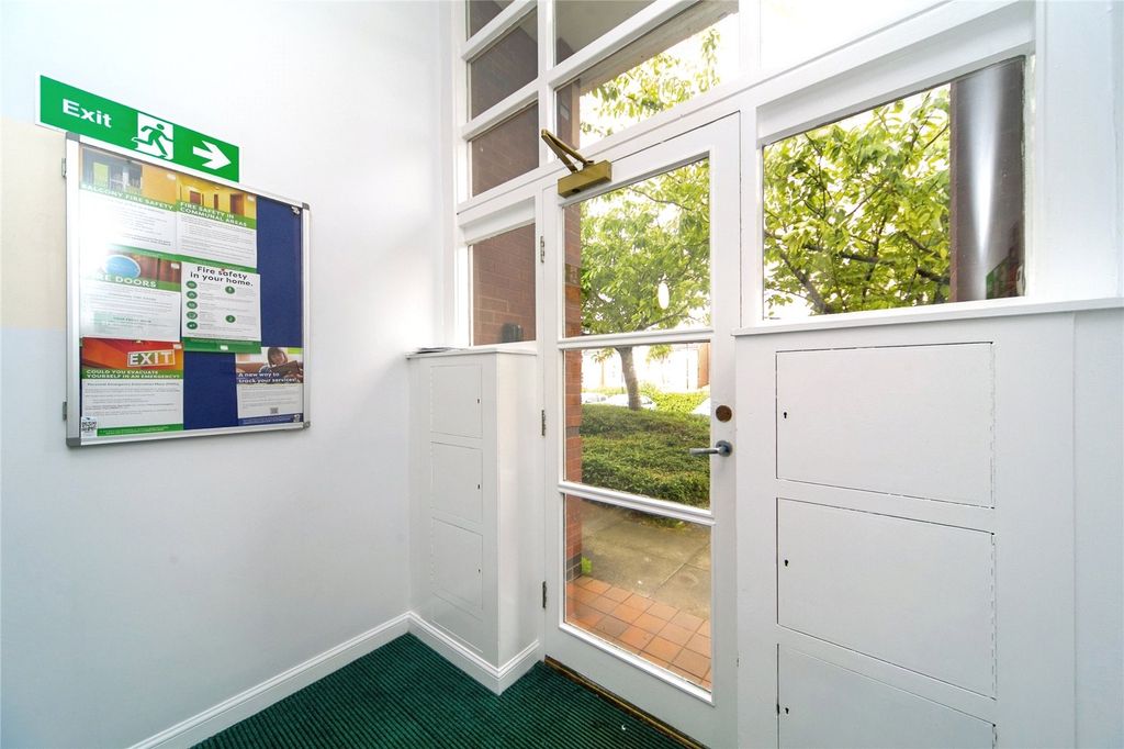 Property photo 2 of 17 Picture No. 46