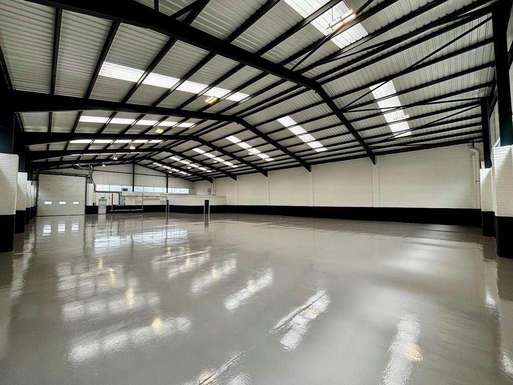 Property photo 3 of 4 9 Albone Way Biggleswade Warehouse Internal.Jpeg