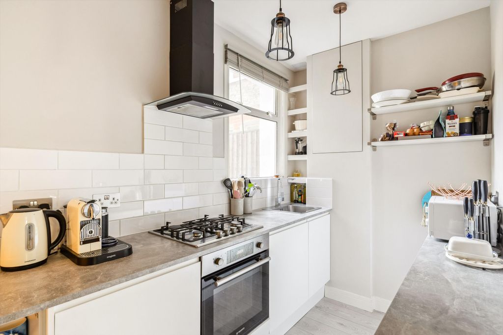 Property photo 2 of 12 Image