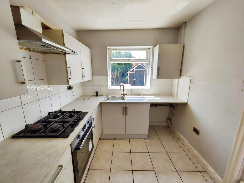 Property photo 3 of 12 Picture No. 10