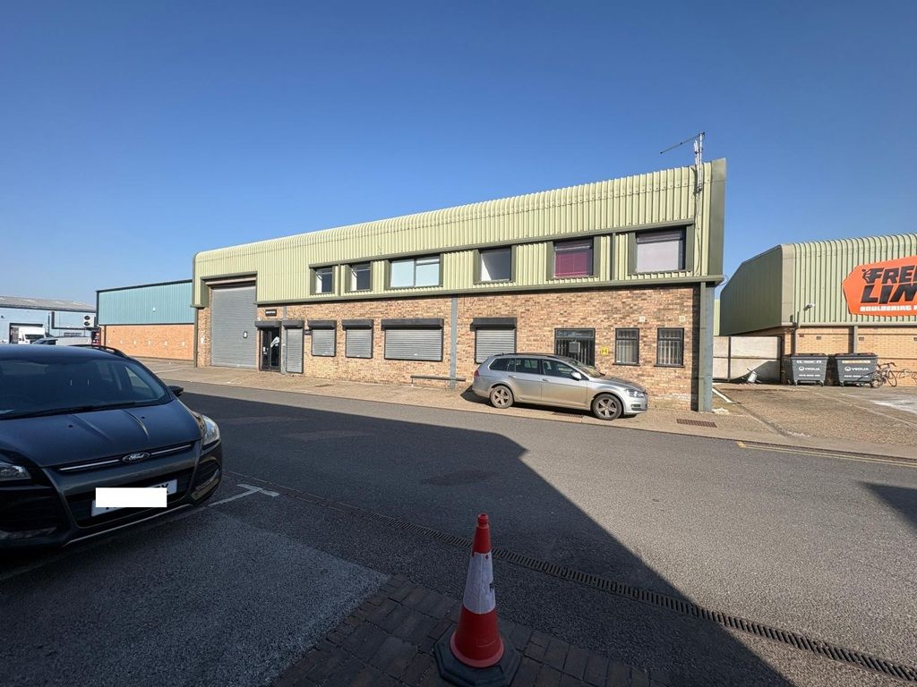 Property photo 2 of 10 Photo 3