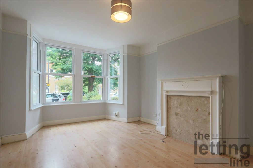 Property photo 3 of 10 Picture No. 27