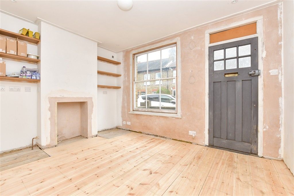 Property photo 2 of 10 Lounge